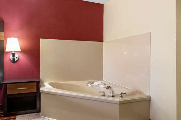  - Best Western Lindale Inn - I-20, Exit 556