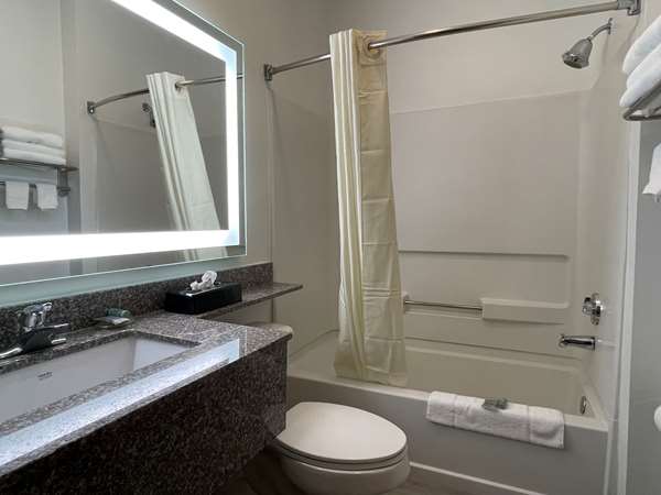  - Best Western Roanoke Inn & Suites