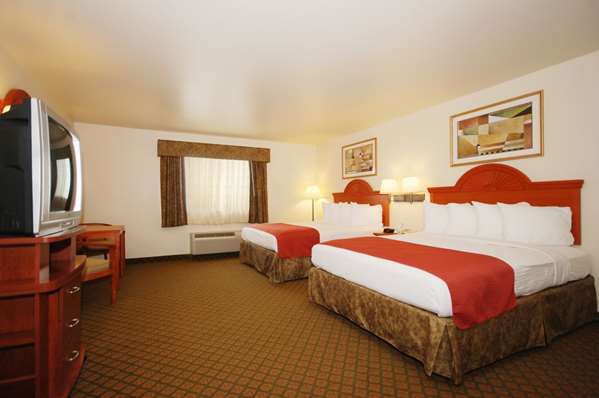  - Best Western Henrietta Inn & Suites