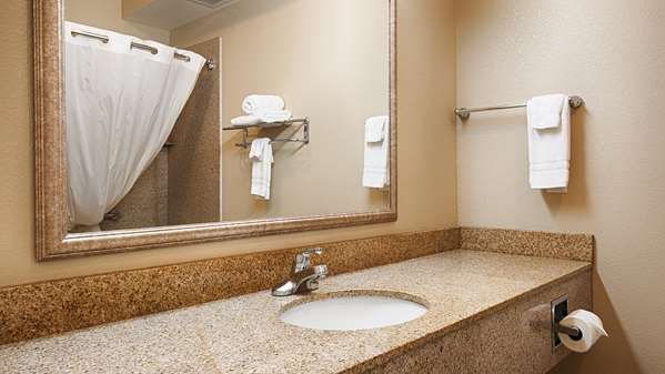  - Best Western Henrietta Inn & Suites