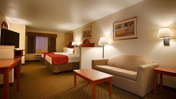  - Best Western Henrietta Inn & Suites