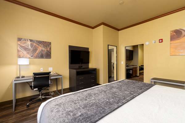 Suite - Best Western Plus Portland Hotel