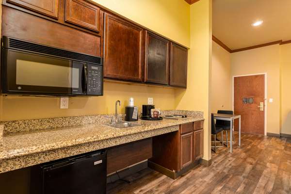 Suite - Best Western Plus Portland Hotel