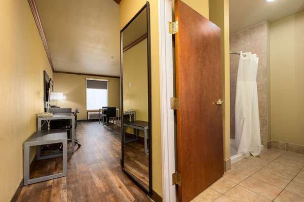 Suite - Best Western Plus Portland Hotel