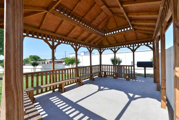 Exterior view - Best Western Limestone Inn Mexia