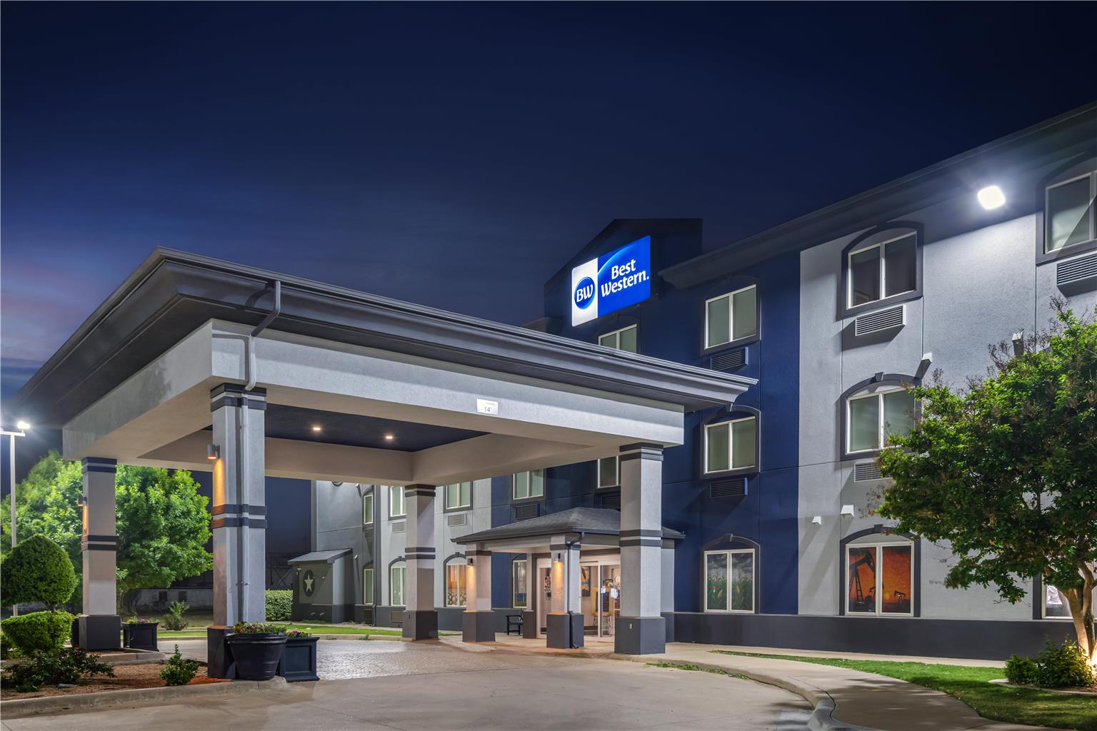 Best Western South Plains Inn & Suites