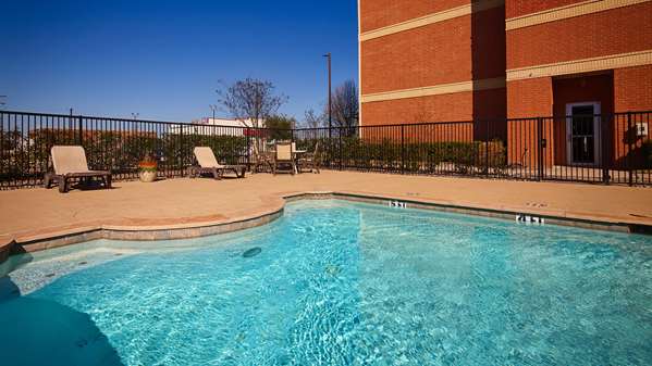 Pool - Best Western Hotel & Suites Lockhart