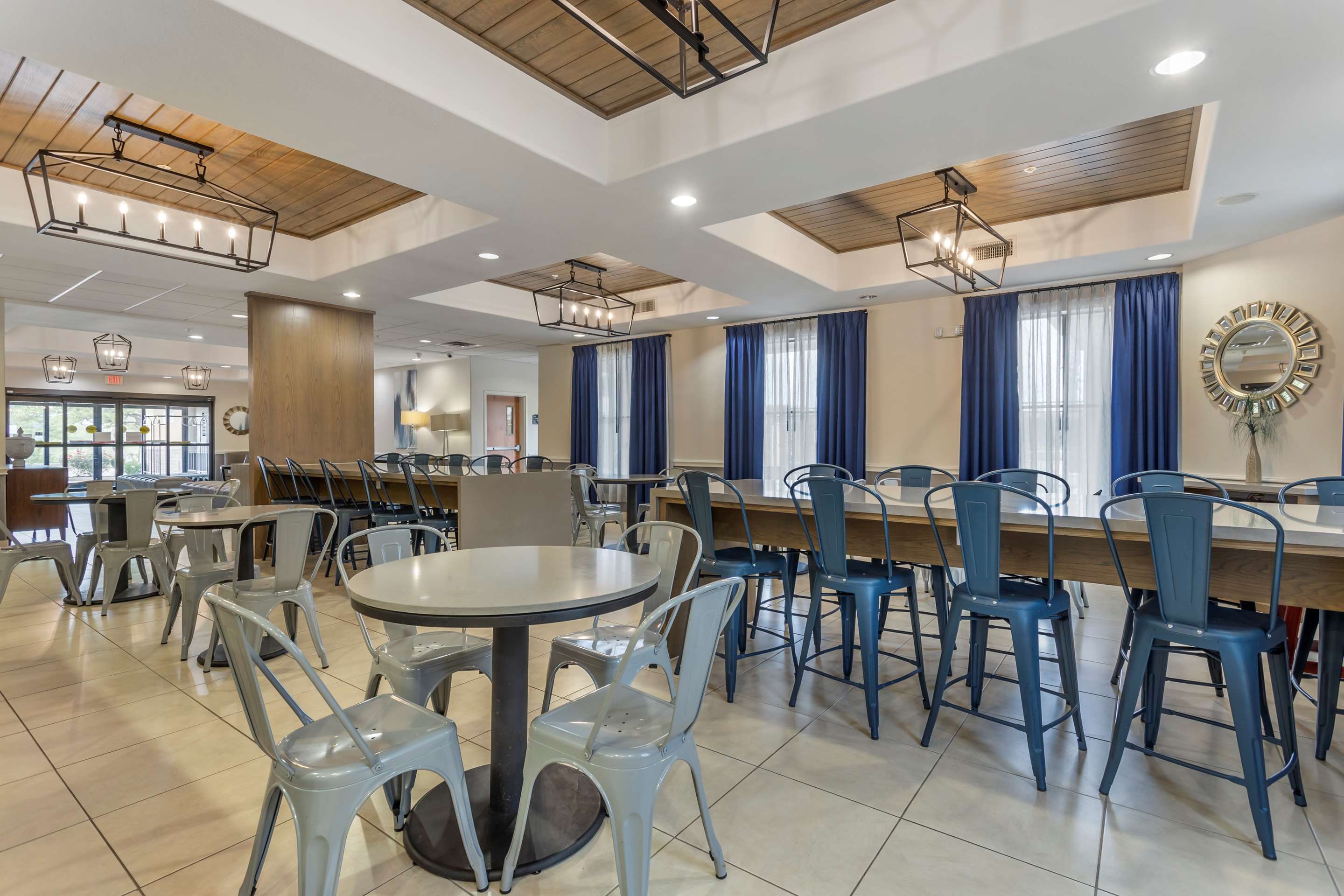 Breakfast Area | Best Western Sugarland Inn