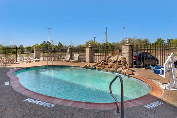 Pool - Best Western Mineola Inn