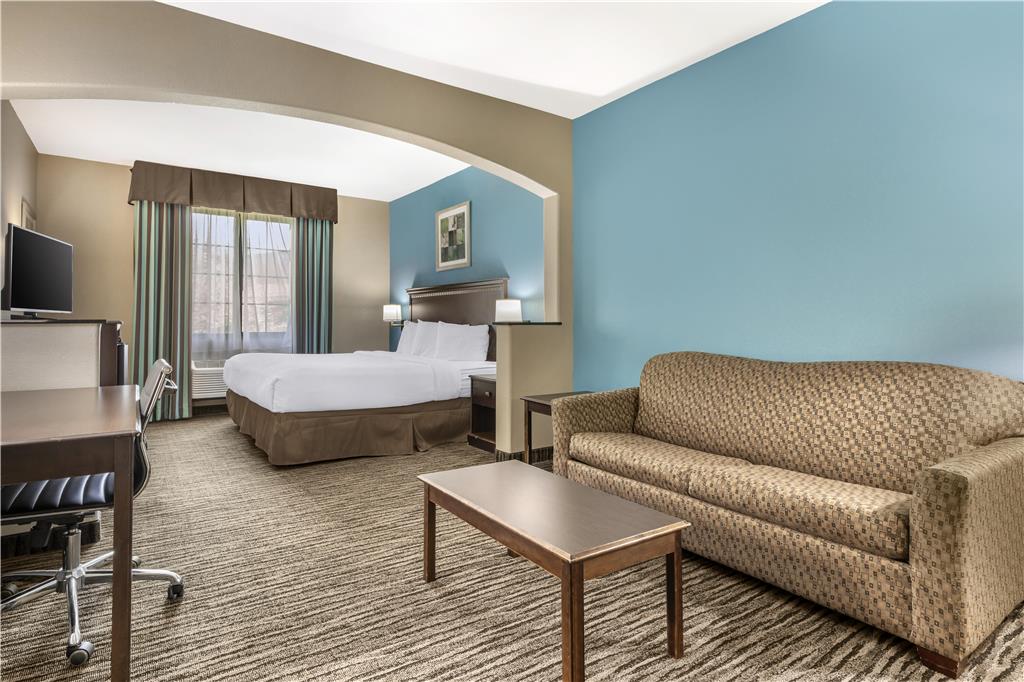 Best Western Mineola Inn-guestroom-Guest Room,Suite,On-Site.jpg
