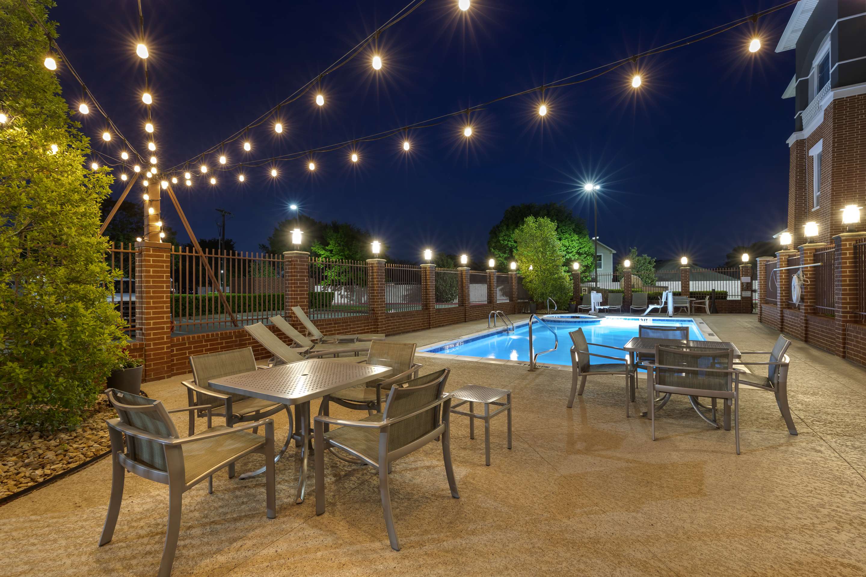 Outdoor Pool | Best Western Plus Duncanville/Dallas