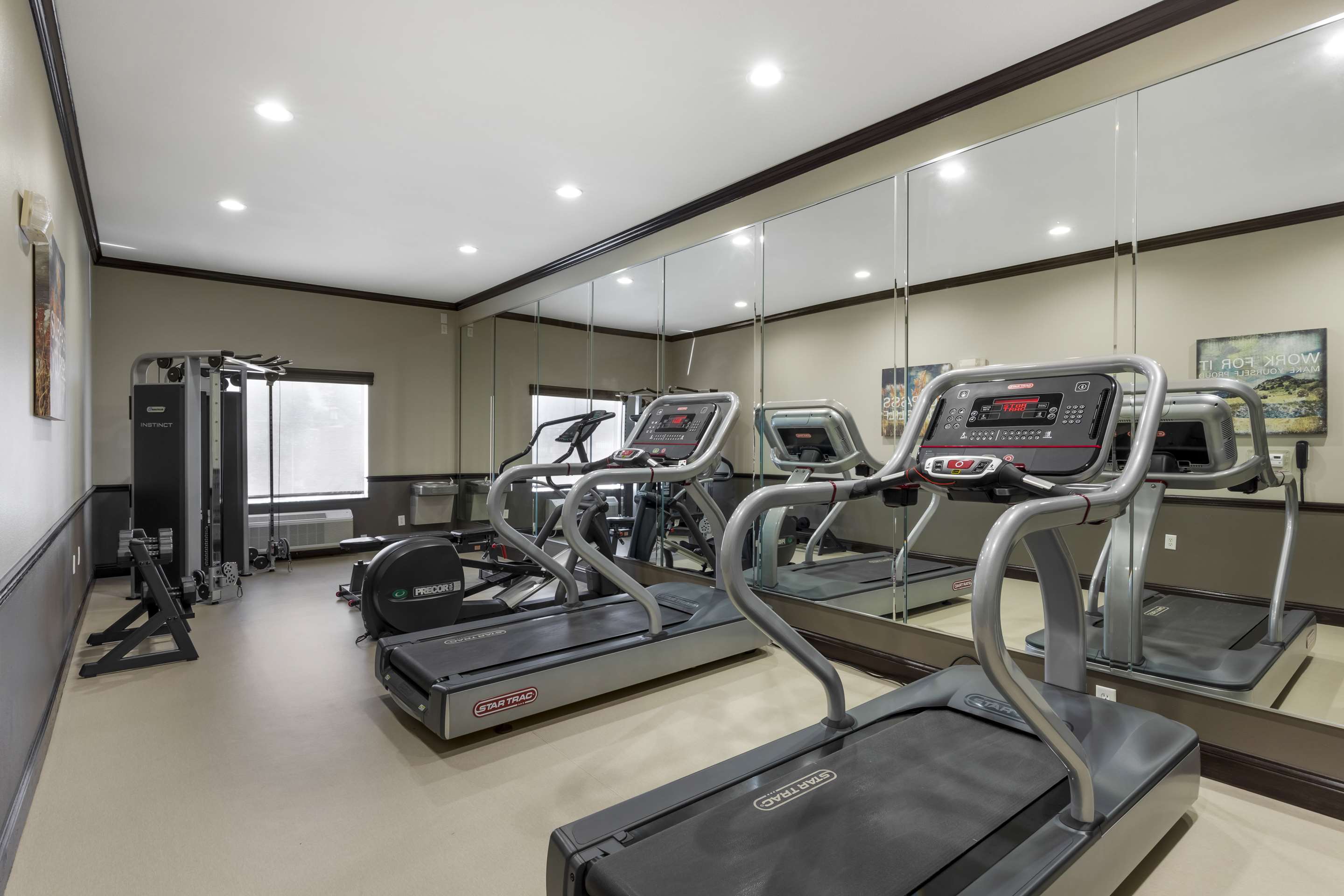 Fitness Center | Best Western Plus Duncanville/Dallas