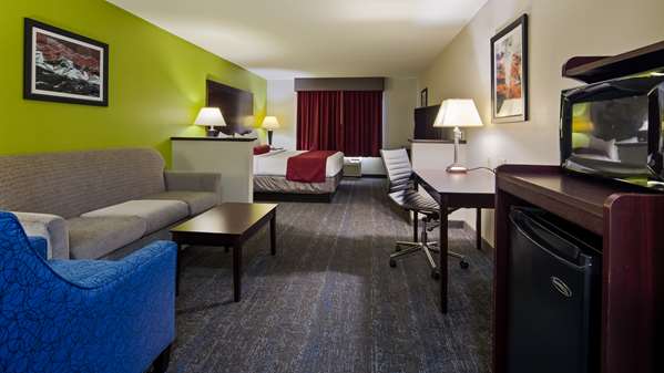  - Best Western Plus Mansfield Inn & Suites