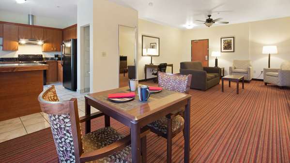Suite - Best Western Palace Inn Big Spring - I-20, Exit 177
