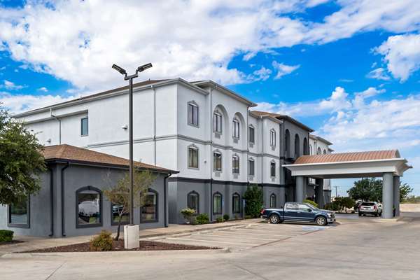 On-Site,Outdoor/Exterior,Exterior View of Building