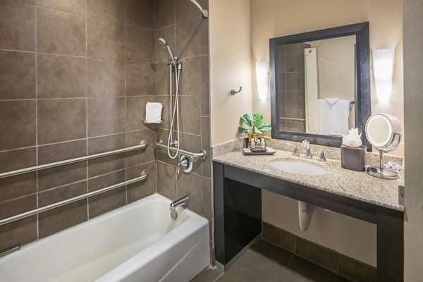 Suite - Best Western Premier College Station Hotel Bryan