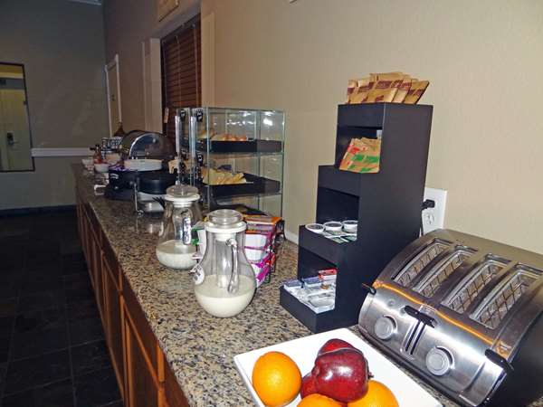 Restaurant - Best Western Hebbronville Inn