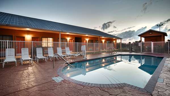 Pool - Best Western Hebbronville Inn