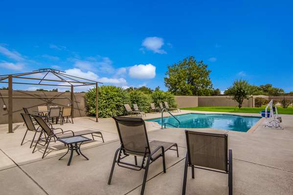 Pool - Best Western Inn Comanche