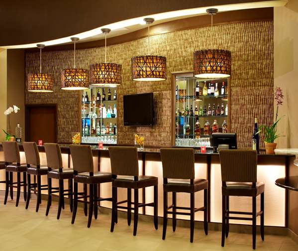 Bar - Best Western Plus Lackland Hotel & Suites San Antonio