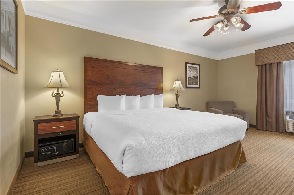 Best Western Plus Monica Royale Inn & Suites-guestroom-Guest Room,On-Site.jpg