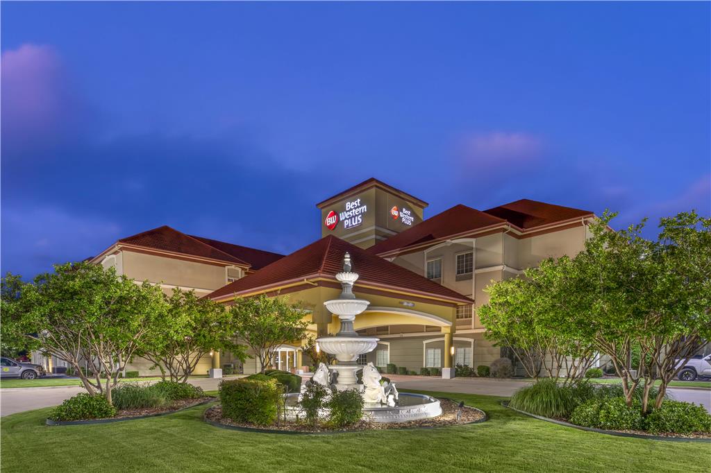 Best Western Plus Monica Royale Inn Stes