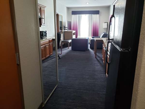 Suite - Best Western Plus San Antonio East Inn & Suites - I-10, Exit 585