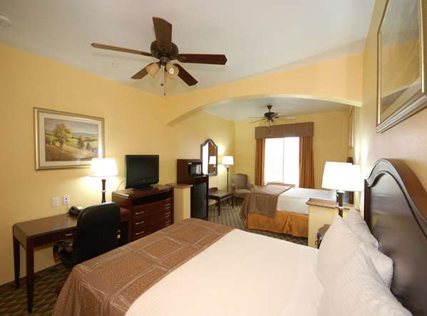  - Best Western Plus Manvel Inn & Suites