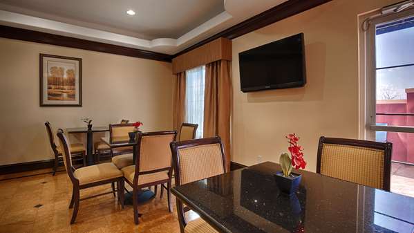 Restaurant - Best Western Plus Manvel Inn & Suites