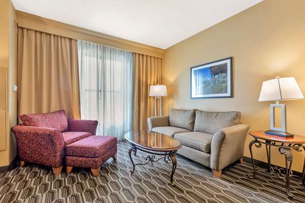 Suite - Best Western Plus Swiss Chalet Hotel Pecos - I-20, Exit 40