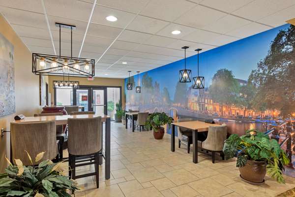 Amenities - Best Western Plus Swiss Chalet Hotel Pecos - I-20, Exit 40