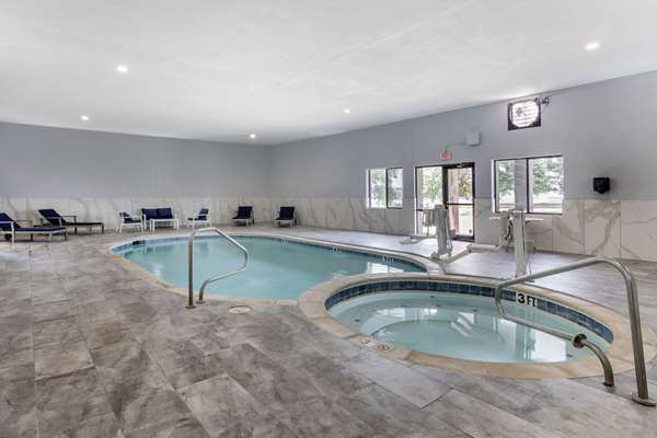 Pool - Best Western Plus Texoma Inn & Suites Denison