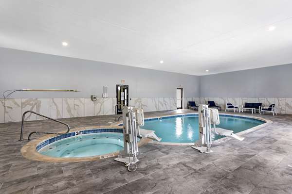 Pool - Best Western Plus Texoma Inn & Suites Denison