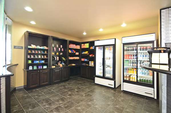  - Best Western Premier Crown Chase Inn & Suites Denton - I-35, Exit 463