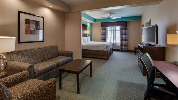  - Best Western Plus Midland Suites - I-20, Exit 136
