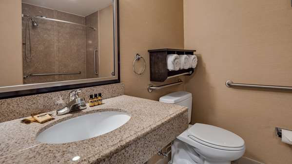  - Best Western Plus Midland Suites - I-20, Exit 136
