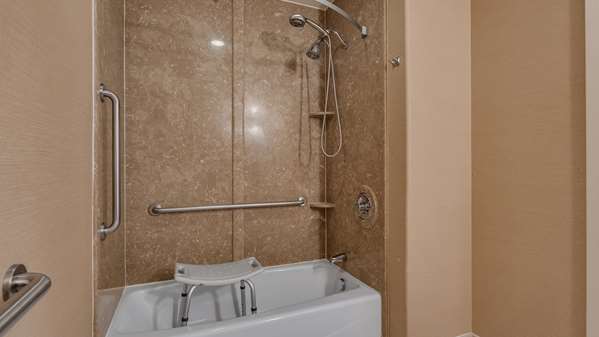  - Best Western Plus Midland Suites - I-20, Exit 136