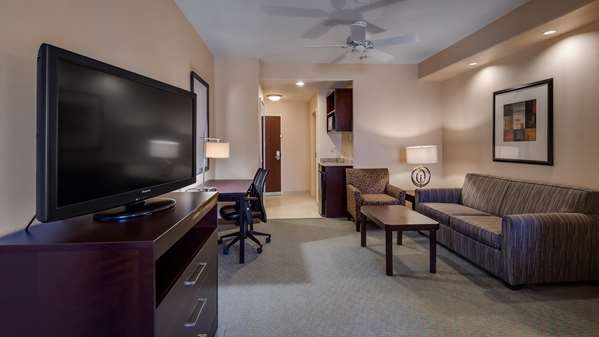 - Best Western Plus Midland Suites - I-20, Exit 136