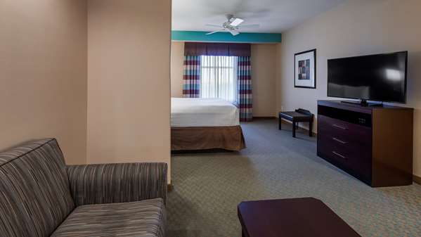  - Best Western Plus Midland Suites - I-20, Exit 136