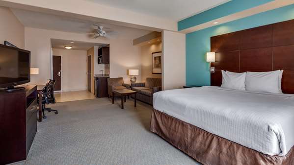  - Best Western Plus Midland Suites - I-20, Exit 136