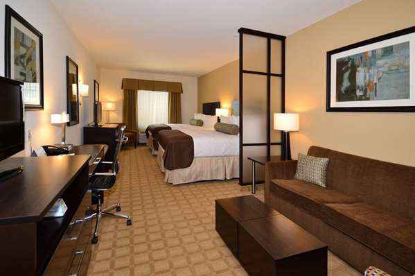 Suite - Best Western Plus Lytle Inn & Suites