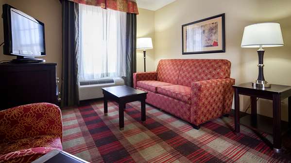 Suite - Best Western Plus Addison Dallas Hotel