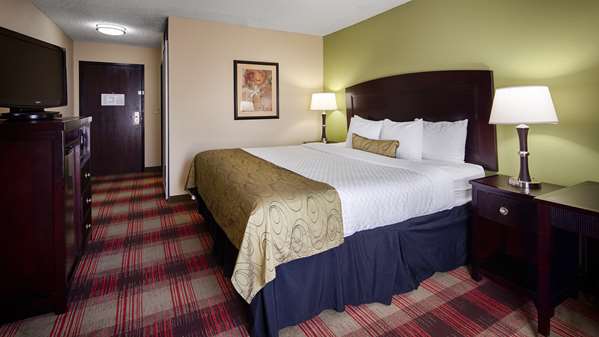 Suite - Best Western Plus Addison Dallas Hotel