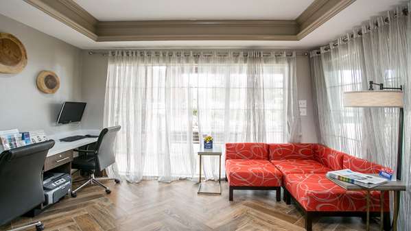 Conference Area - Best Western Plus Addison Dallas Hotel