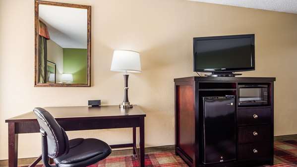  - Best Western Plus Addison Dallas Hotel
