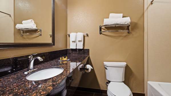  - Best Western Plus Classic Inn & Suites Center