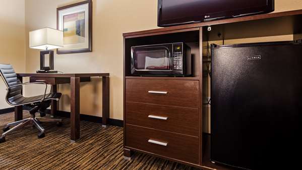  - Best Western Plus Classic Inn & Suites Center