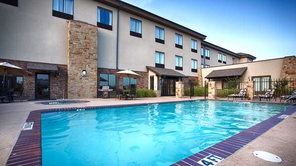 Pool - Best Western Plus Emory at Lake Fork Inn & Suites