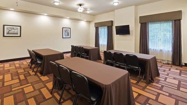  - Best Western Plus Goliad Inn