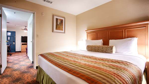  - Best Western Plus Waco North Bellmead - I-35, Exit 338B